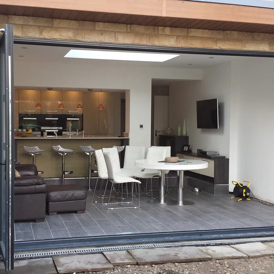 Bifold Mile End