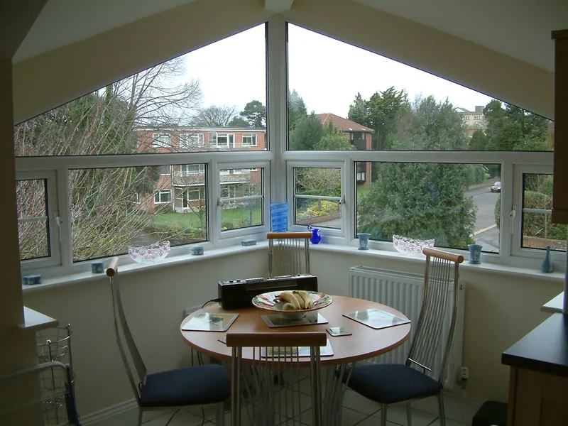 Bay Windows — Gallery Mile End